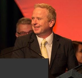 GOLD COAST CEO WINS 'OSCAR' OF BUSINESS AWARDS GOLD COAST CEO WINS 'OSCAR' OF BUSINESS AWARDS